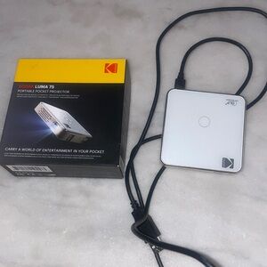 Kodak luma 75 portable pocket projector